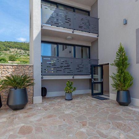 Grey House Apartment Bol Luaran gambar