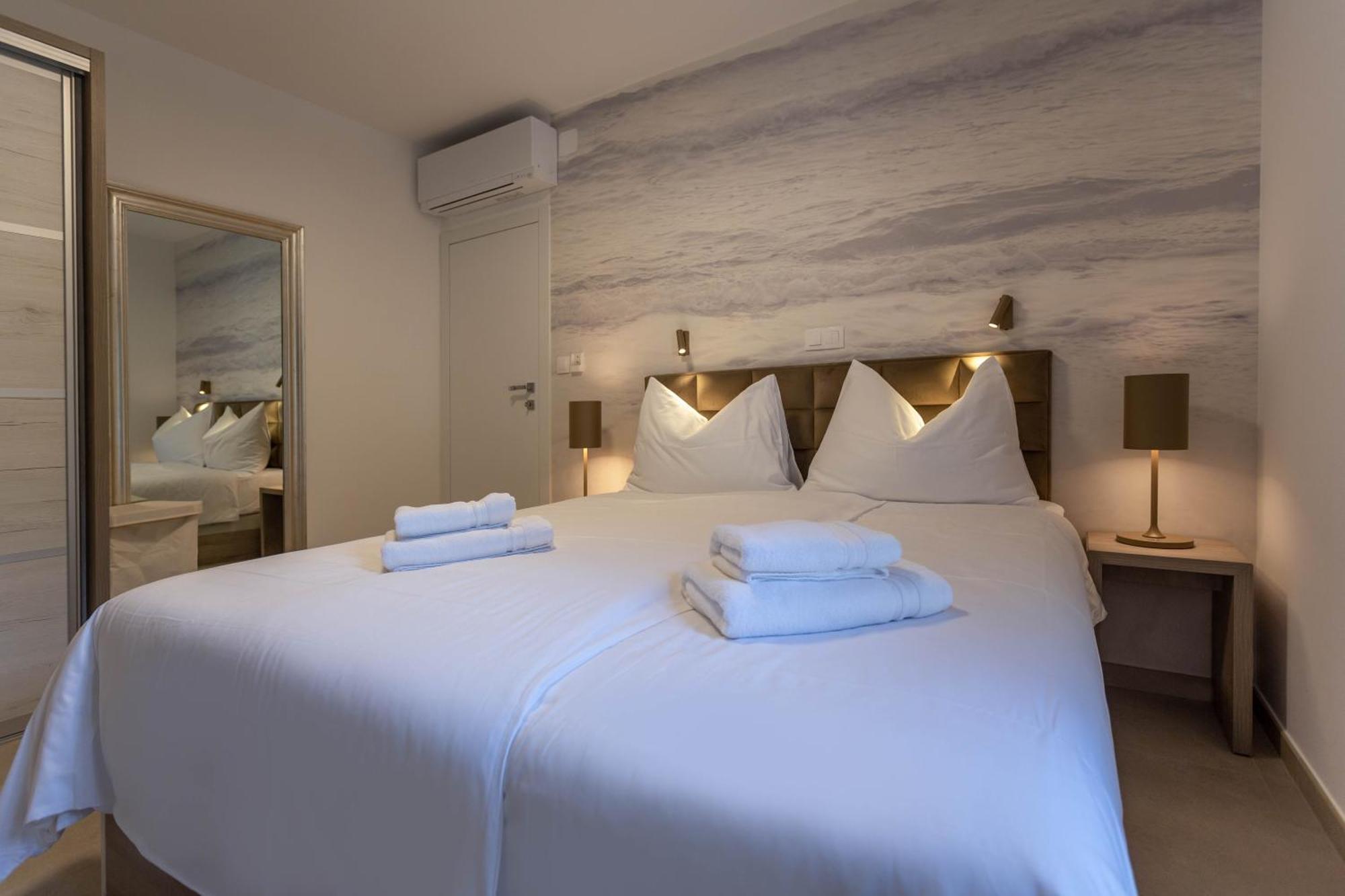 Grey House Apartment Bol Luaran gambar